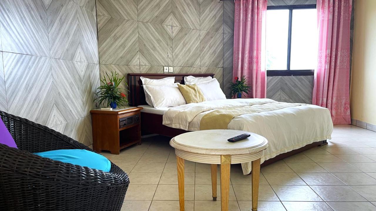 Hotel Les Polygones คริบี ภายนอก รูปภาพ